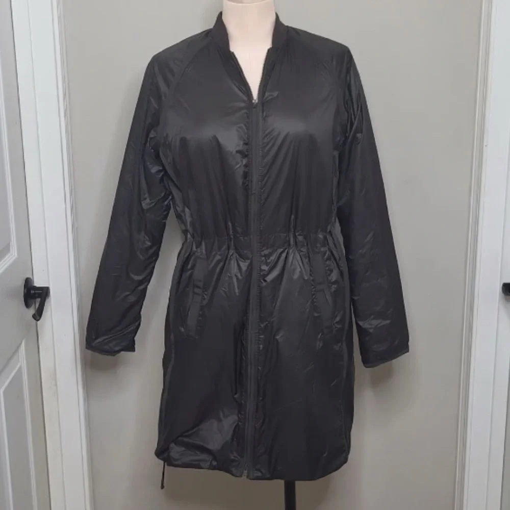 Athleta Summit Insulated Parka
Color: Mountain Olive
Size: Small - Picture 8 of 13